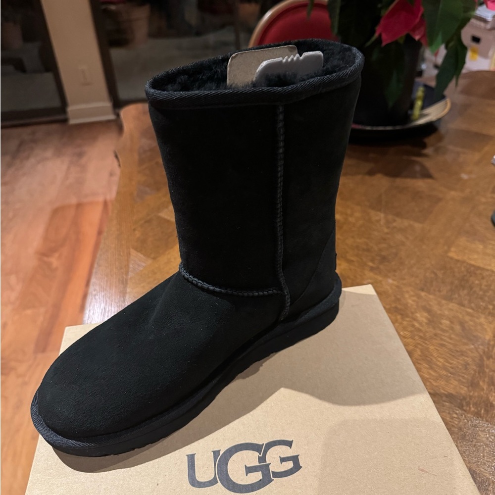 Black Uggs